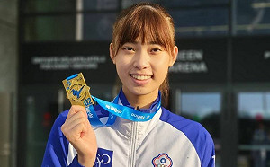 羅嘉翎當場剪髮！仍差0.1kg沒過磅