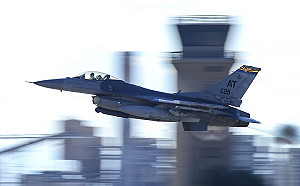 烏克蘭獲F-16有譜？美媒揭露至少2烏軍飛官赴美接受「早期評估」