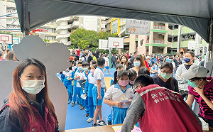 新北優秀動保女力多！劉可茵毛孩保姆  溫惠婷送養高手  陳美秀徒手抓蛇