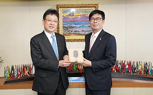 府會聯手拚城市外交   陳其邁、康裕成深化高雄、熊本交流