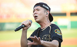 遭單親媽媽控性侵！荒山亮現身林口分局做筆錄