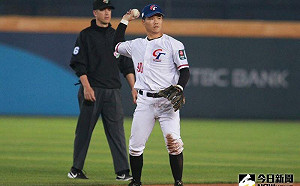 江坤宇攻守佳！黃忠義：有大將之風