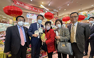 嘉義鳳梨上架日本丸久超市 外銷量上看300公噸