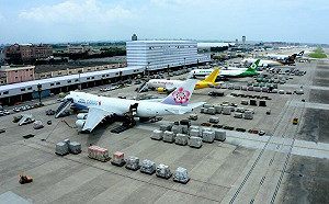 桃機南跑道歲修「大塞機」！王國材：提早在今晚12時前維修完