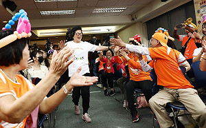 感受笑聲的療癒力量！大笑比賽、愛笑大遊行接力登場