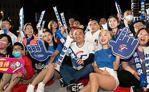 世界棒球經典賽  侯友宜偕球迷吃荷蘭煎餅應援中華隊