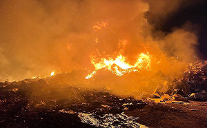 桃園虎頭山垃圾掩埋場陷火海 環保局籲周邊6校12里學童居民戴上口罩、減少外出