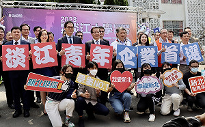 新北首場校園就博會淡大開跑 青年擠爆會場媒合率40.3% 