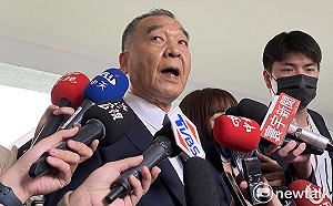 邱國正證實：中共山東艦在鵝鑾鼻外200浬 