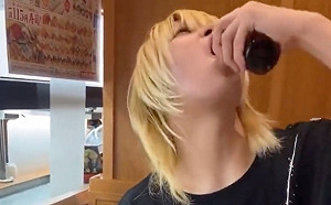 惡搞藏壽司醬油瓶 同行未成年少年遭判「保護觀察」2年 