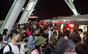 BLACKPINK高雄演唱會爆滿 市府感謝民眾配合散場疏運