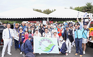 響應新北潔淨海洋 松智扶輪社淨灘又淨海