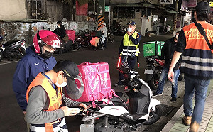 新北蘆洲監理站加強夜間監警聯合稽查增進行車安全 