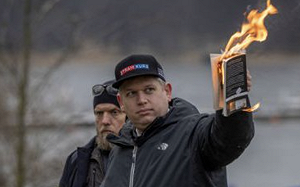 丹麥極右黨魁放話 訪英期間將焚燒可蘭經 安全大臣宣布：禁止入境