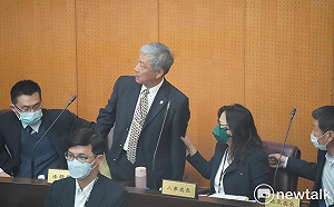 挨批「尸位素餐、愧對人民」 桃市法務局長拍桌怒槓綠議員