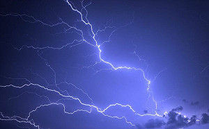 首道春雷來了？大片閃電對流將南下