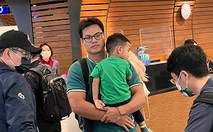 張育成返美備戰!與老婆分別好不捨