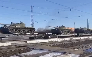 (影) 二戰老傢伙都出來了! 繼T-34坦克後俄再將T-54運前線 北約諷 : 每打必輸