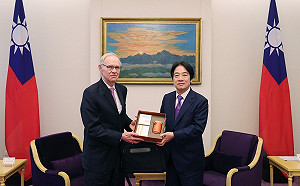 賴清德會卜睿哲：台灣願積極及負責 促成兩岸和平發展 