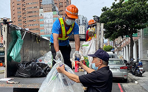 新北宣導「完、包、警、收」4步驟  正確回收高壓容器換好禮 