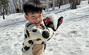 蔡桃貴北海道玩雪超萌！網友融化：想被丟雪球