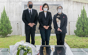 蔡英文悼念李登輝、史明：讓台灣走向世界 是我身為總統的責任 