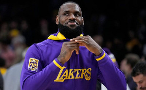 詹皇復出吞敗　透露更多傷情資訊