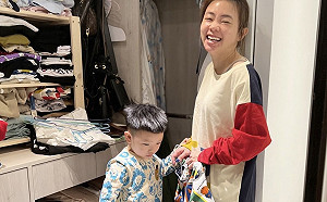 蔡波能整理衣服？網笑：娛樂阿母也是一種幫忙