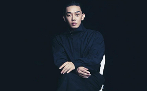 劉亞仁爆染毒  神隱52天首現身！憔悴進警局畫面曝光