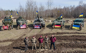 英國「挑戰者」、德國豹式坦克送抵戰場 烏軍曬出「多國聯軍」照