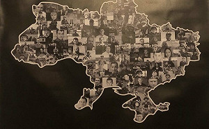 （影）中國「中立」? 烏擊劍選手欲與反戰海報合影 遭中方人員包圍阻攔