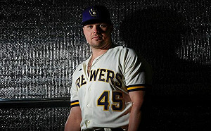 釀酒人讓渡前大物 簽回前全壘打王