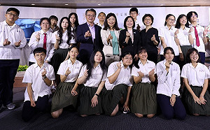 新北中和高中攜手國台圖策展「漫溯時光河」 采風成果亮眼 