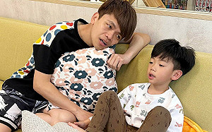 蔡桃貴高燒不退！蔡阿嘎發文急問   這群人石頭：玫瑰疹一票