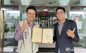 李宗霖捐台語繪本給各國小  傳承本土語言讓學童了解在地歷史