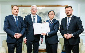 外交部接見波蘭地方政府首長 接受援烏感謝狀