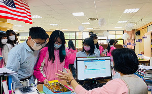 新北新埔國中創意主題書展 帶領全校一起「翻閱舊金山」 