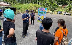 2023年首場行動監理車在新北坪林 揪哩來機車考照 