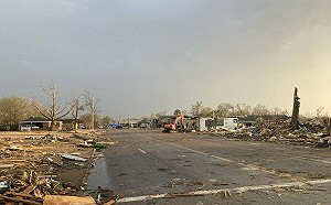 龍捲風席捲美阿肯色、伊利諾州 釀 4 死數十傷