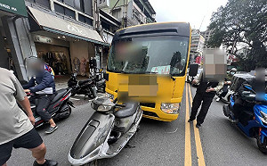 公車司機喝藥酒釀車禍  警方：酒測值超標送辦