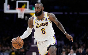 LBJ致勝一擊！　湖人確定有附加賽