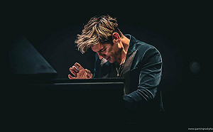 「大黃蜂」鋼琴家再度訪台 心心念念小火鍋