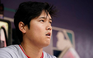 被抓二刀流違規！大谷勝投自己打