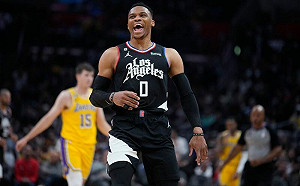 LBJ寫生涯最慘紀錄　快艇大幅領先