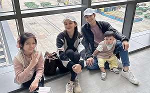 萌弟「看到鏡頭就微笑」 Nico笑翻：很會拍吼 