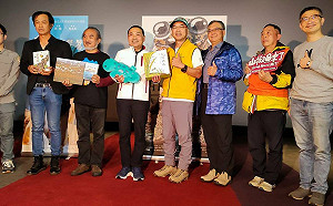 新北挺保育   侯友宜偕導演、志工欣賞生態電影「山椒魚來了」