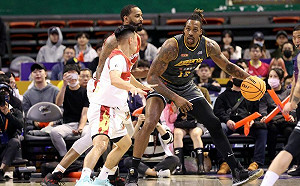 霍華德掉球失誤　雲豹主帥透露戰術