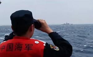 (影) 中國軍艦囂張喊24海浬不存在！ 台艦與解放軍對峙 我軍警告：勿製造事端