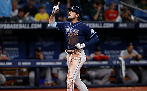 光芒退紅襪取11連勝!張育成沒上場