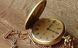 不可思議的「時間倒影」! 科學家證實 : 在量子世界照鏡子 可看到自己背後 